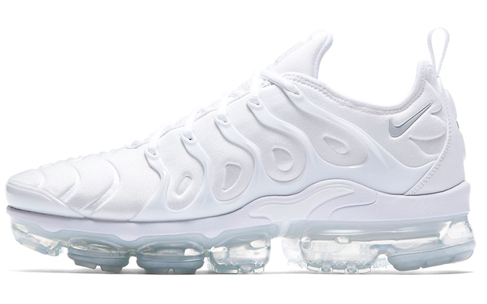 air vapormax plus triple white